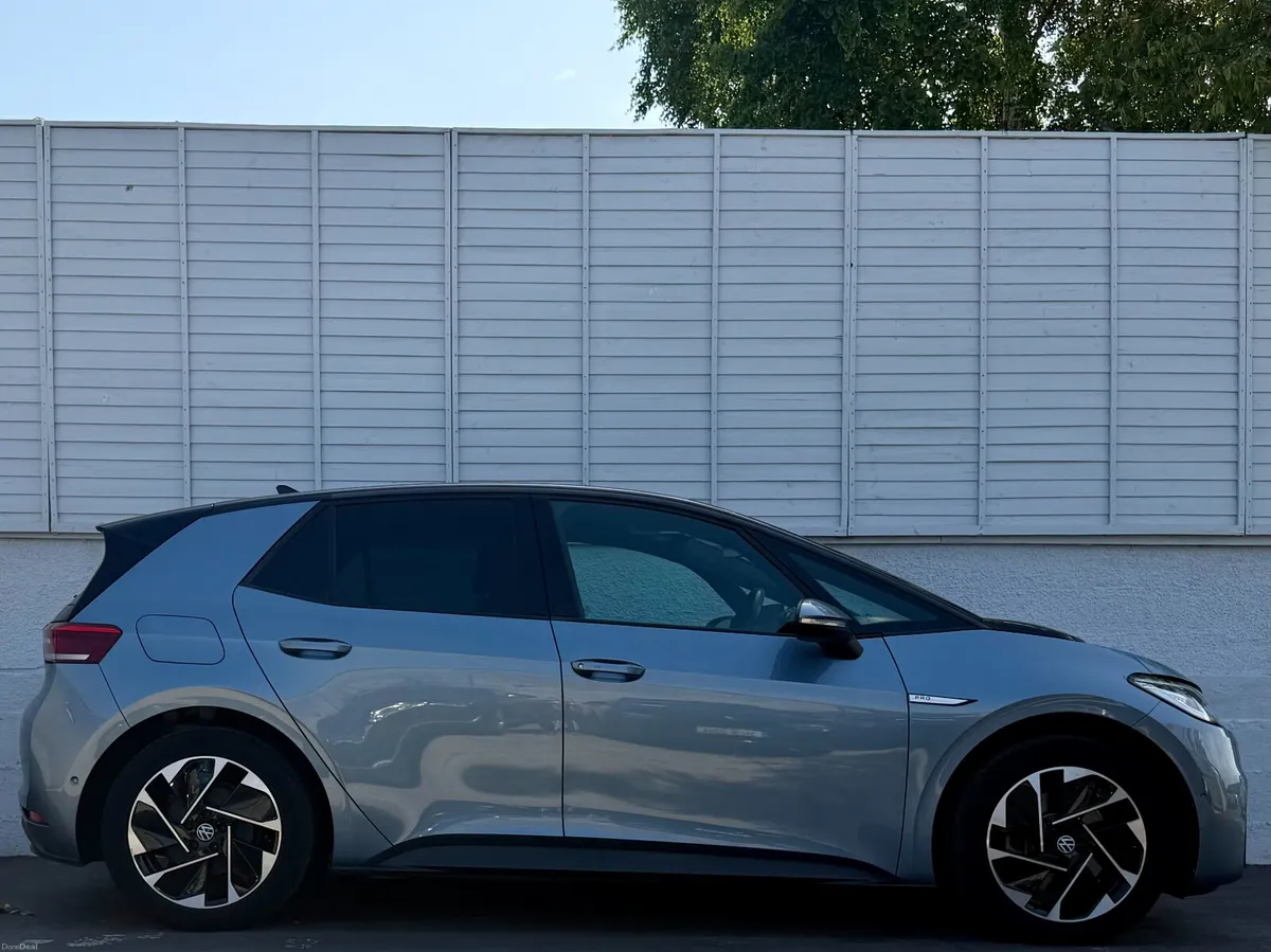 Volkswagen ID.3 2023 FAMILY PRO/PAN ROOF/95.3% SOH - Image 2