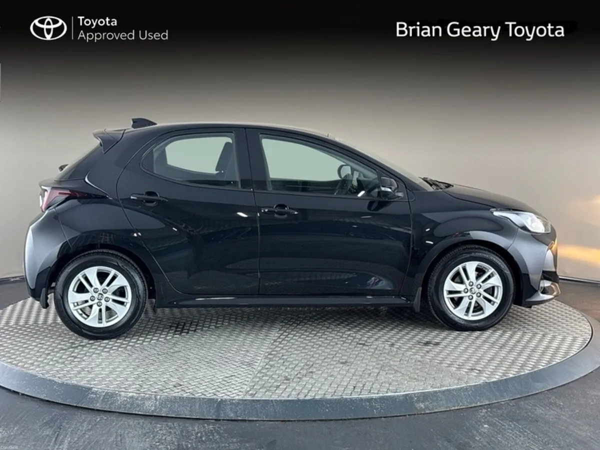 Toyota Yaris 1.5 LUNA - Image 3