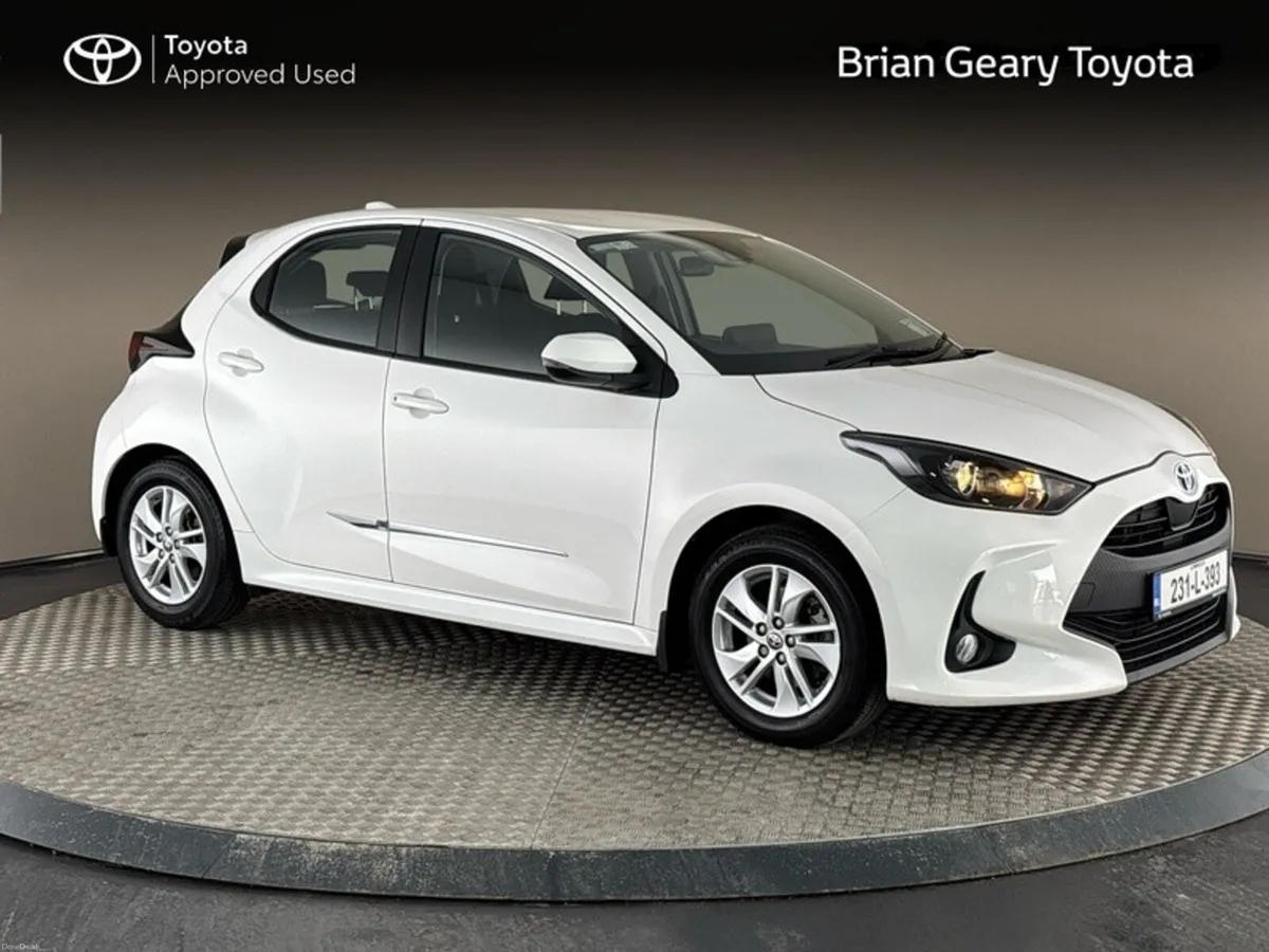 Toyota Yaris HYBRID LUNA - Image 1