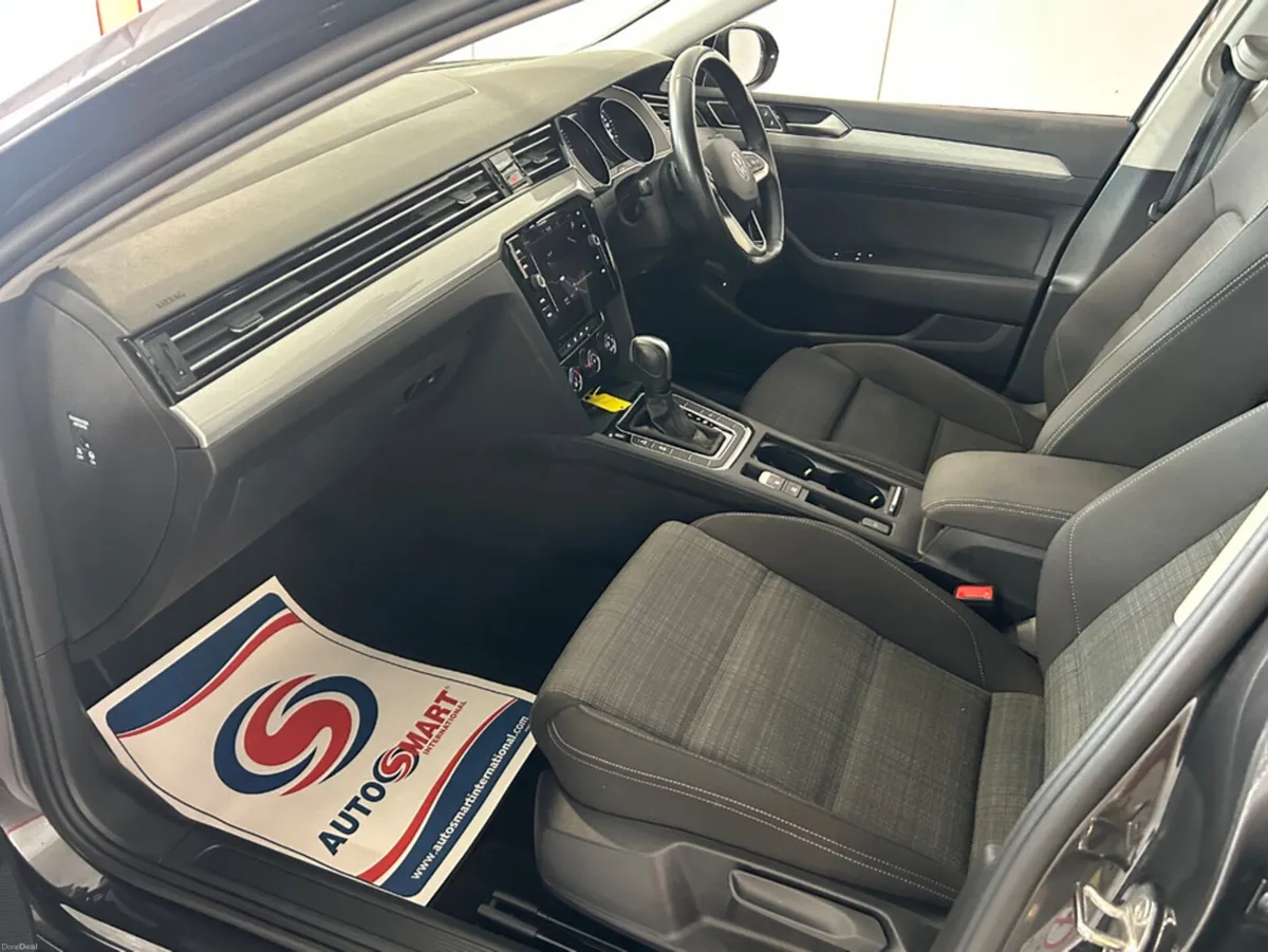Volkswagen Passat SE NAV TDI S-A DSG - Image 3