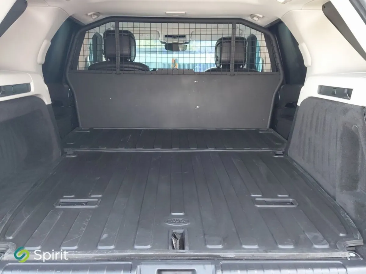 Land Rover Discovery DISCOVERY 3.0 SD6 SE - Image 5