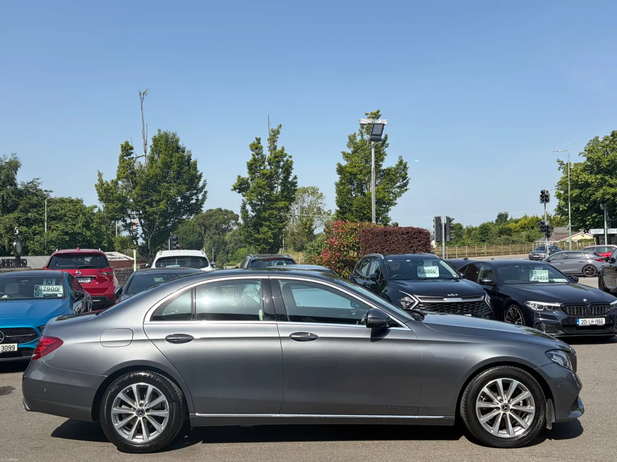 171 Mercedes-Benz E200 Avantegarde *Low Kils* - Image 4