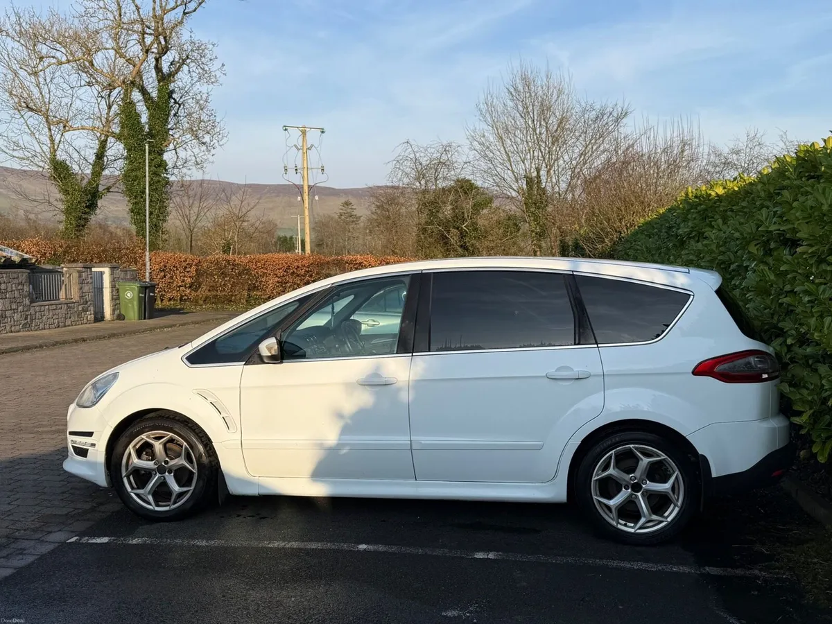 2012 Ford SMax - Image 2