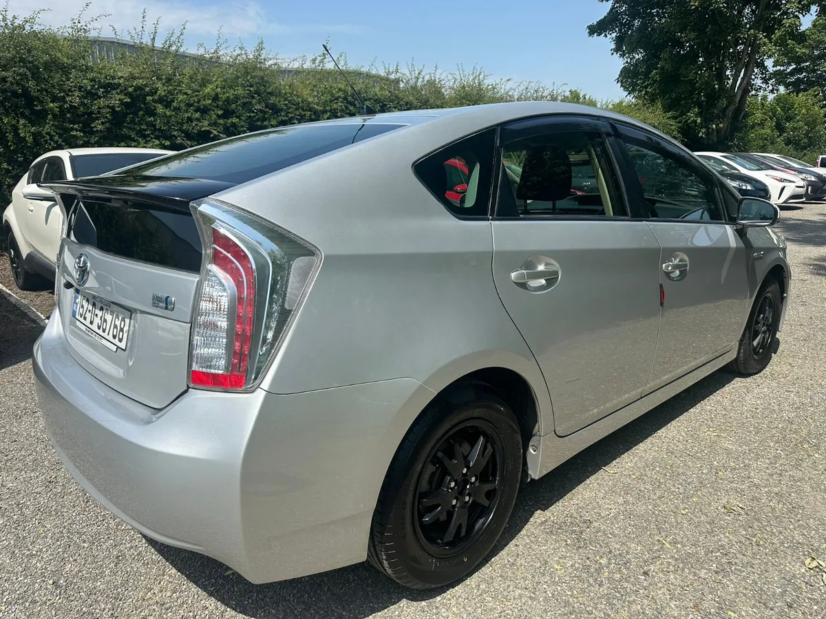 Toyota Prius 2015 - Image 4