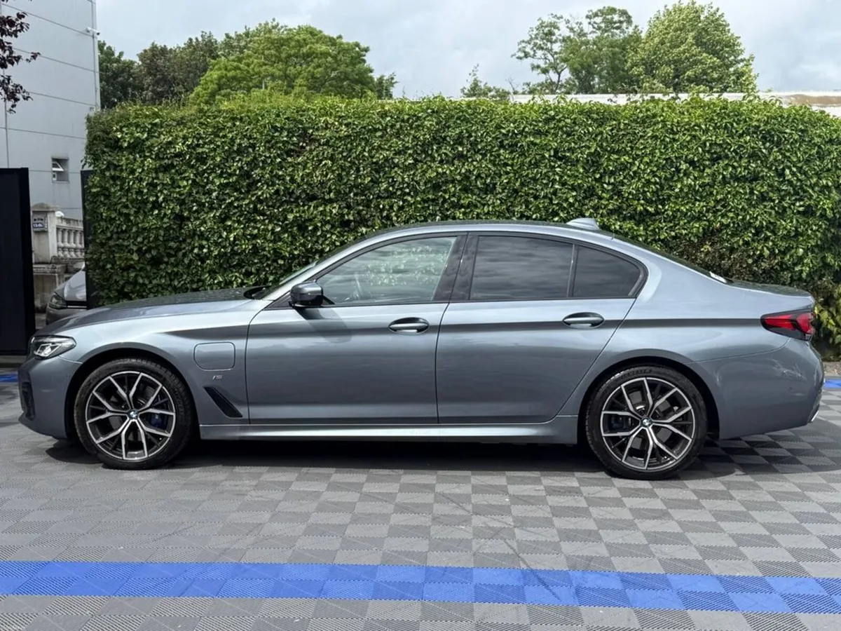 BMW 5-Series 530E LCI M-SPORT 2.0 PLUG-IN HYBRID A - Image 2