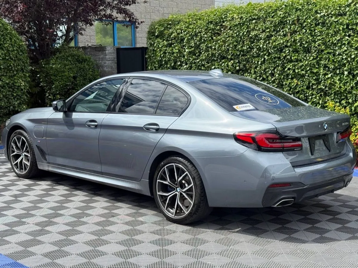 BMW 5-Series 530E LCI M-SPORT 2.0 PLUG-IN HYBRID A - Image 4