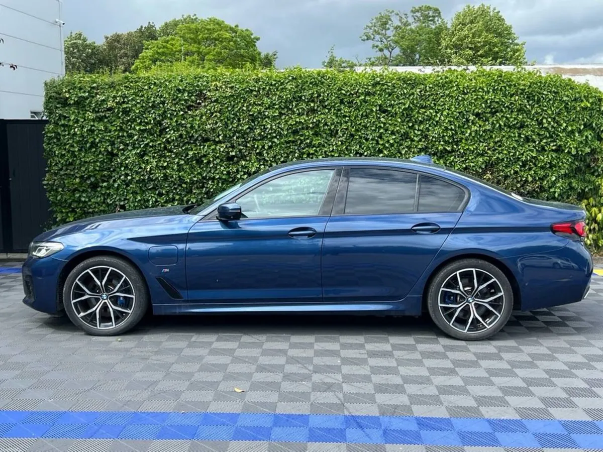 BMW 5-Series 530e LCI M-SPORT 2.0 PLUG-IN HYBRID A - Image 2