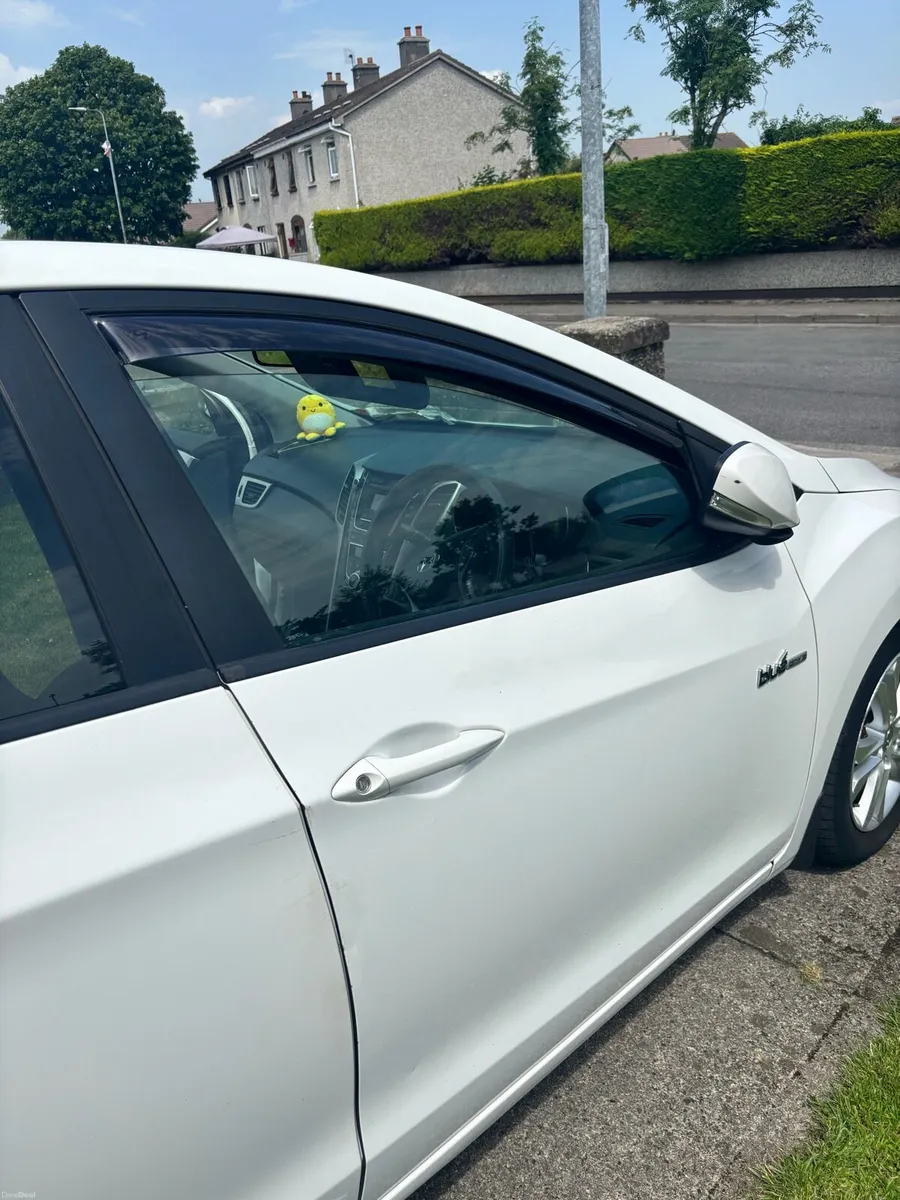 Hyundai i30 - Image 2