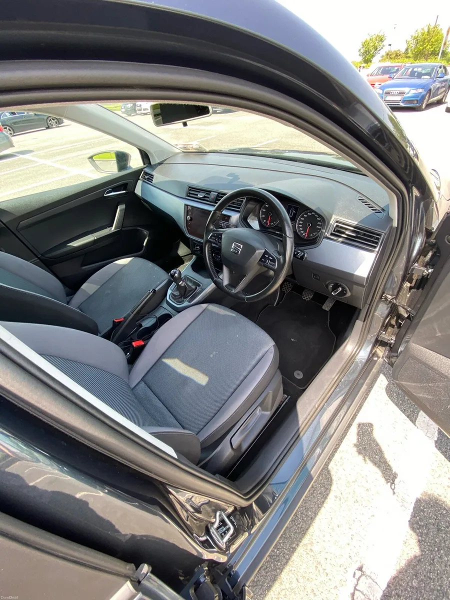 212 SEAT Arona 1.0 TSI - Image 4