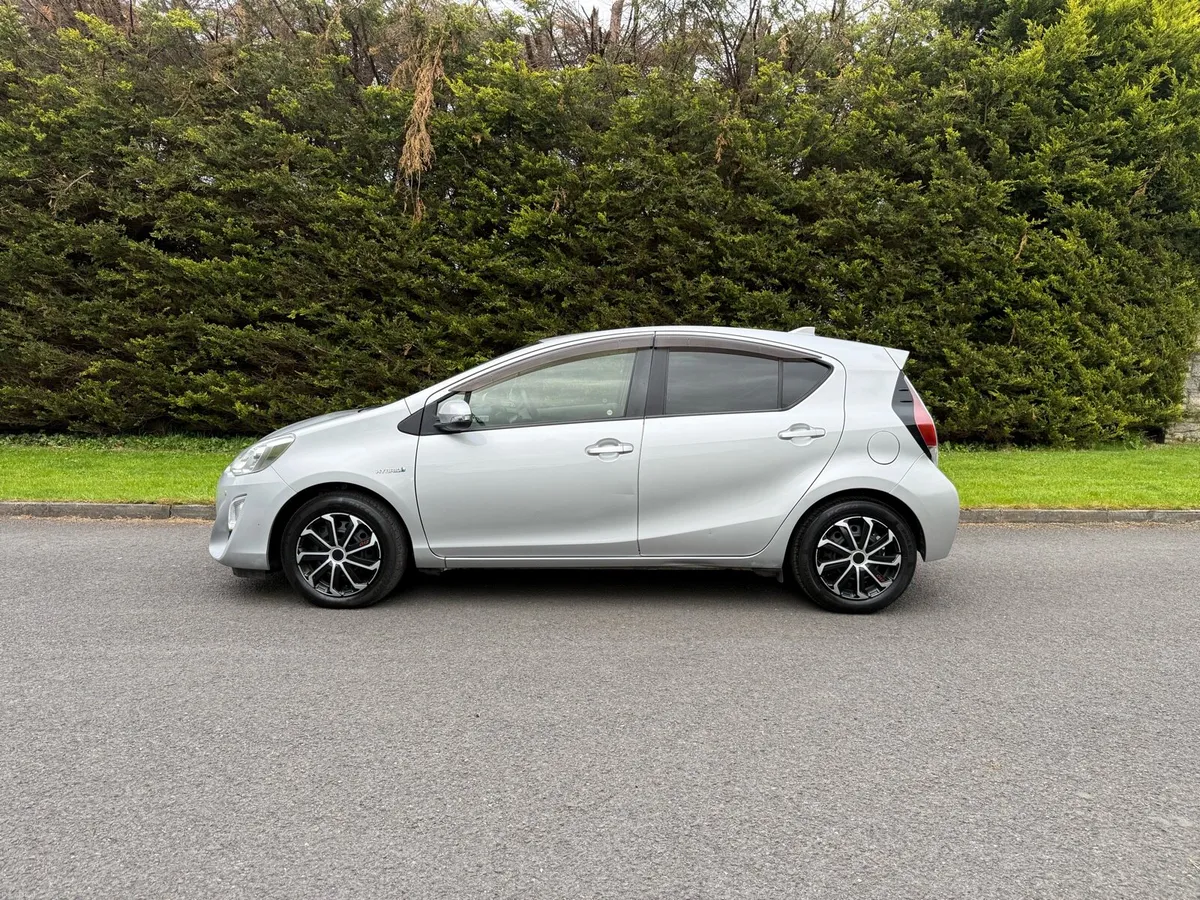 2015 Toyota Aqua 1.5 Hybrid Full Alarm Imobilazer - Image 5