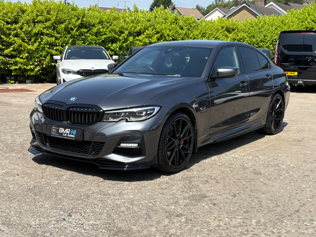 BMW 3-Series 2022 - Image 3