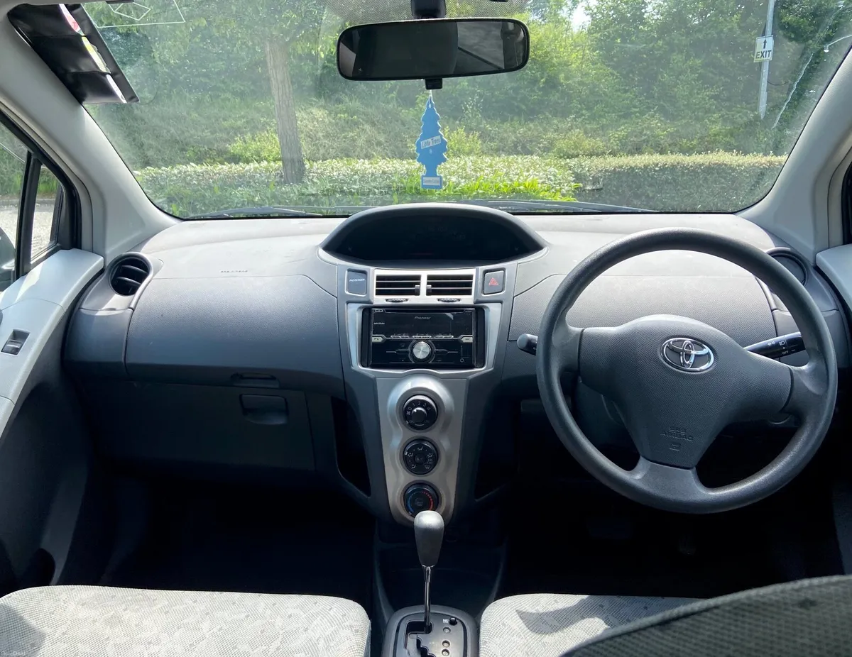 Toyota Yaris Vitz 2011 - Image 2