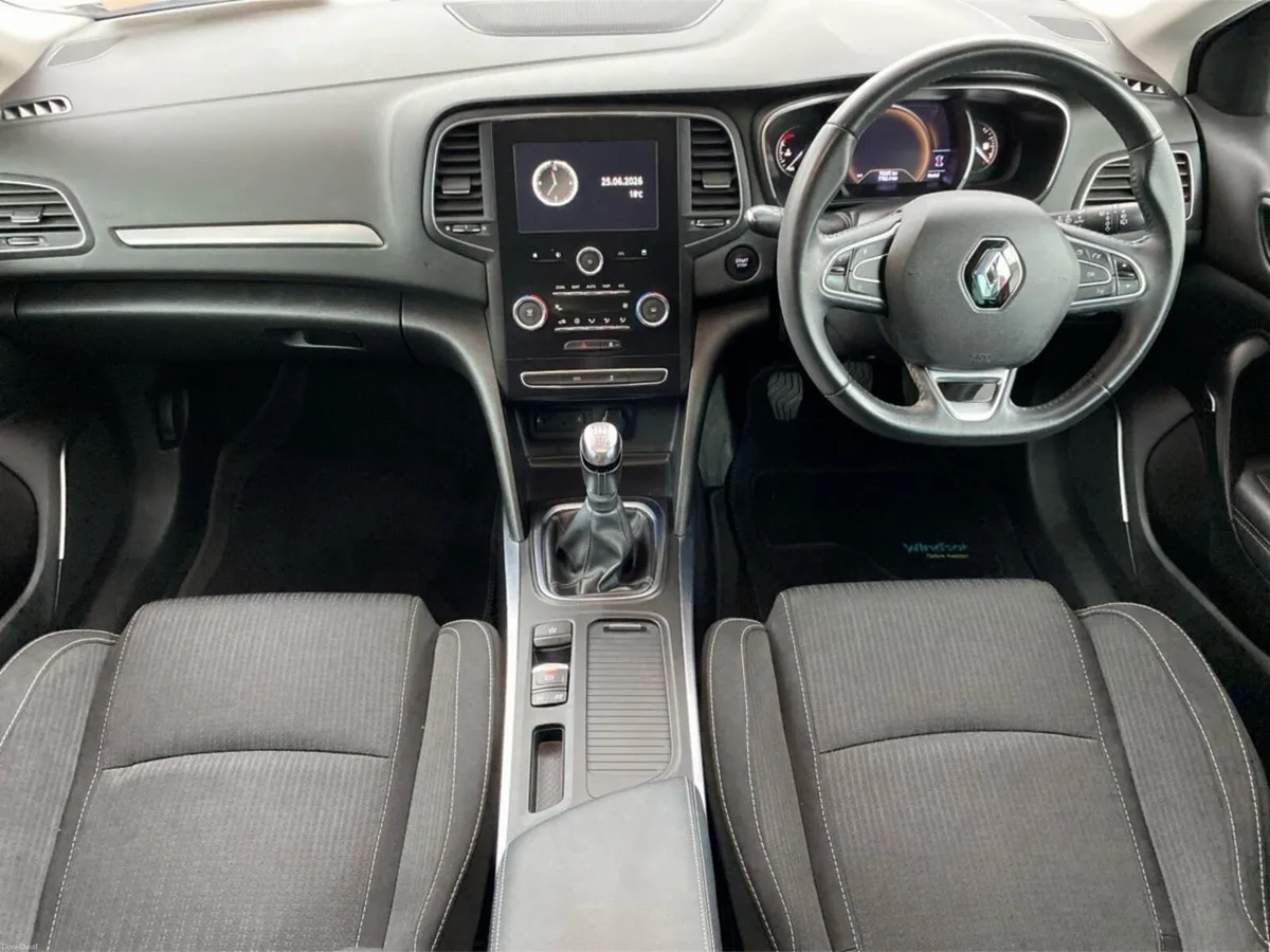 Renault Megane 1.3TCe 140 GPF ICONIC - Image 4