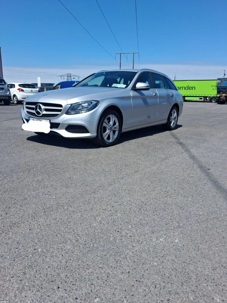Mercedes-Benz C-Class 2017 - Image 3