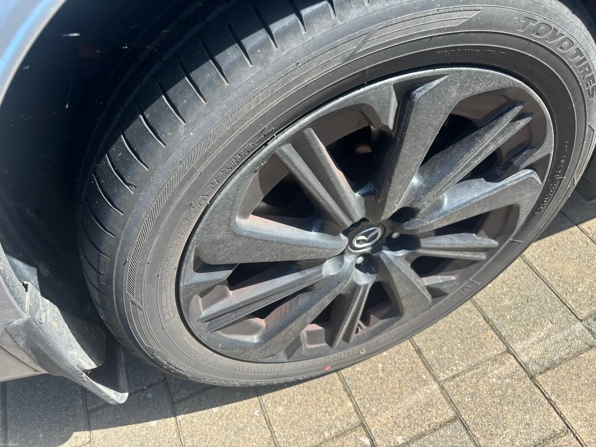Car - Image 3
