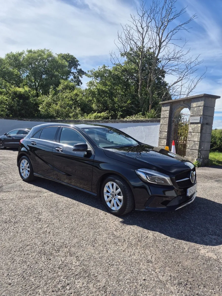 AUTOMATIC Mercedes Benz A180 - Image 2