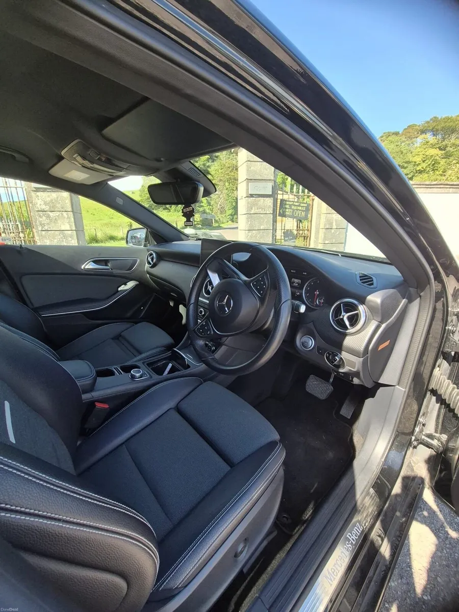 AUTOMATIC Mercedes Benz A180 - Image 6