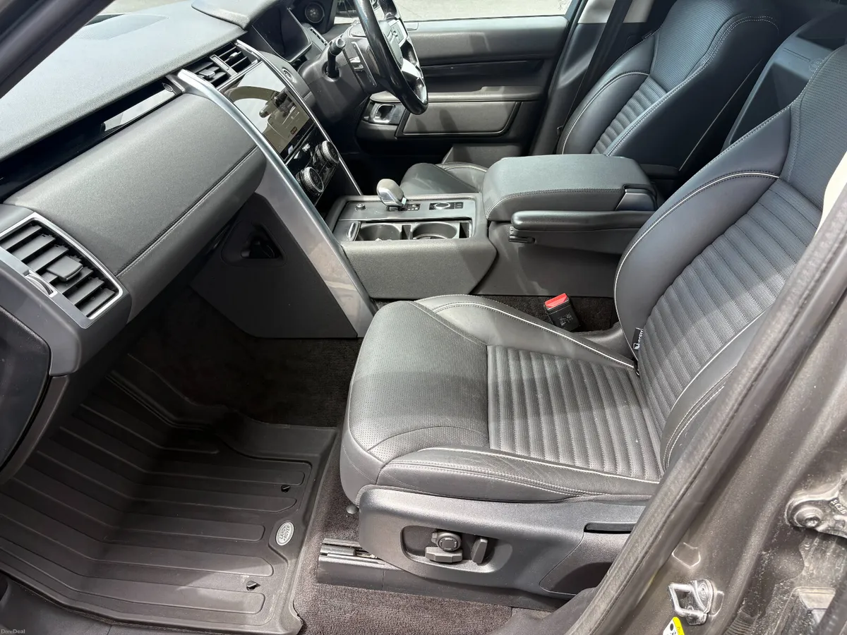 212 Land Rover Discovery 3.0 D300 SD6 HSE Comm - Image 6