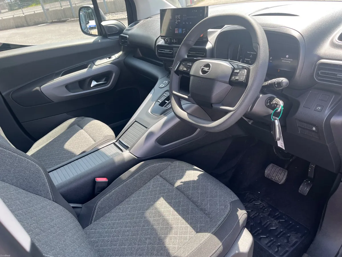 New Opel Combo Auto, Wheelchair Access - Image 6