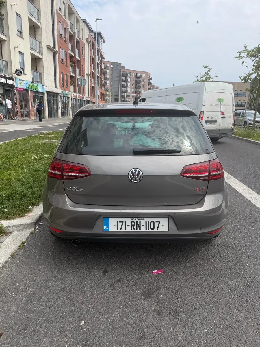 2017 Volkswagen Golf Highline 1.6 TDI - Image 2