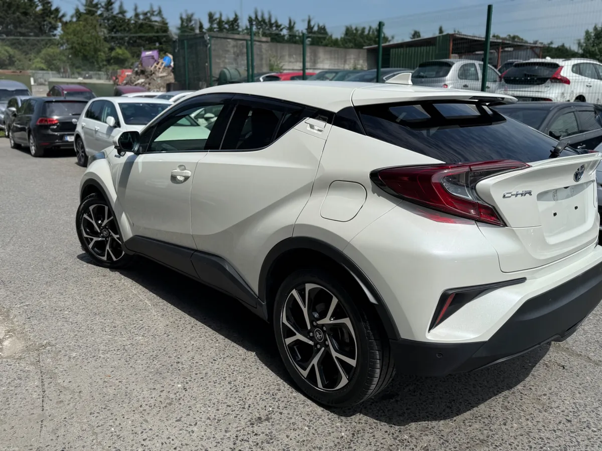 2018 TOYOTA CHR Hybrid Automatic - Image 5