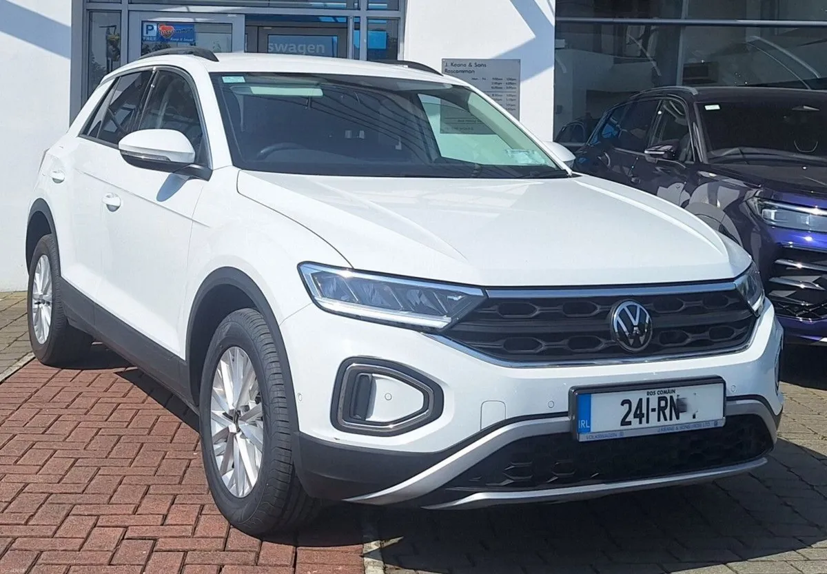 Volkswagen T-Roc LIFE 2.0 TDI 116HP **REAR VIEW CA - Image 1