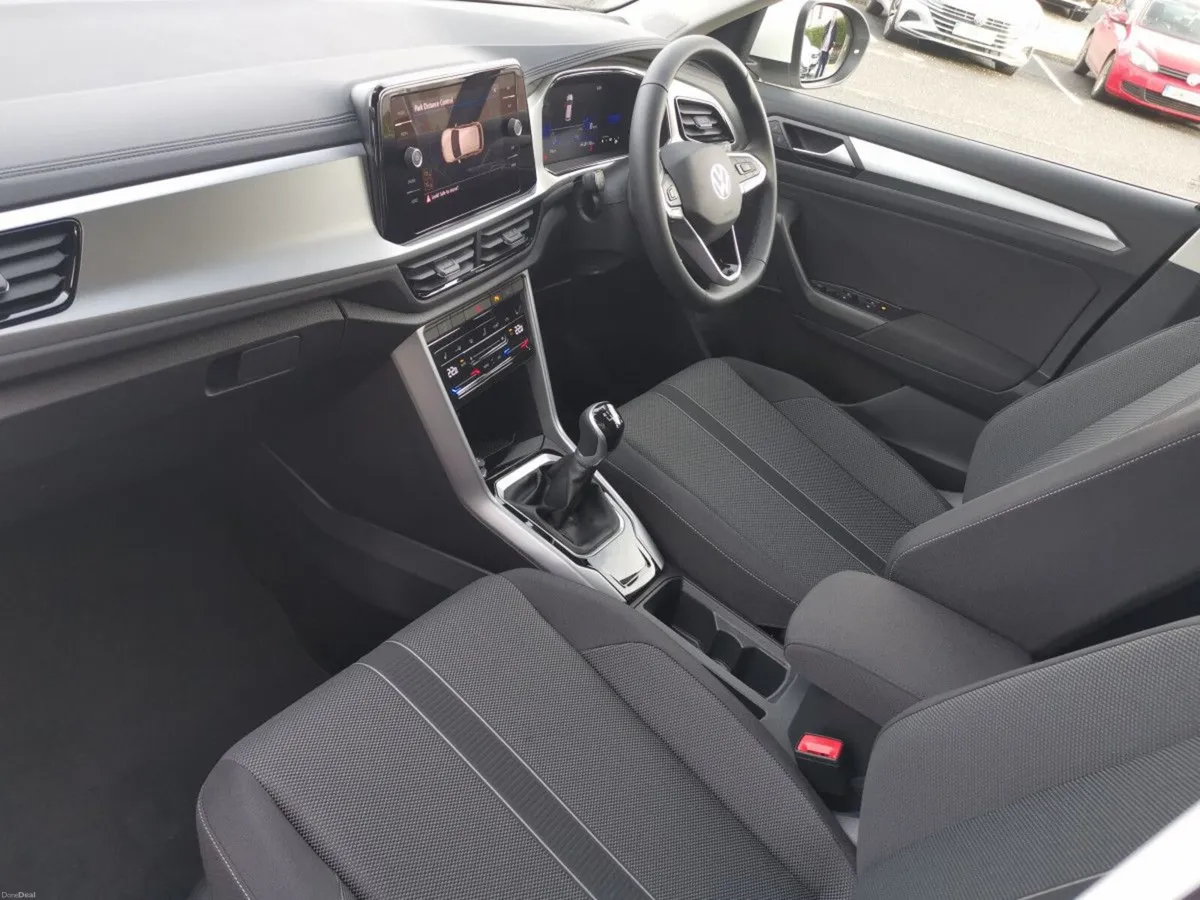 Volkswagen T-Roc Life 2.0 TDI 116HP **REARVIEW CAM - Image 5