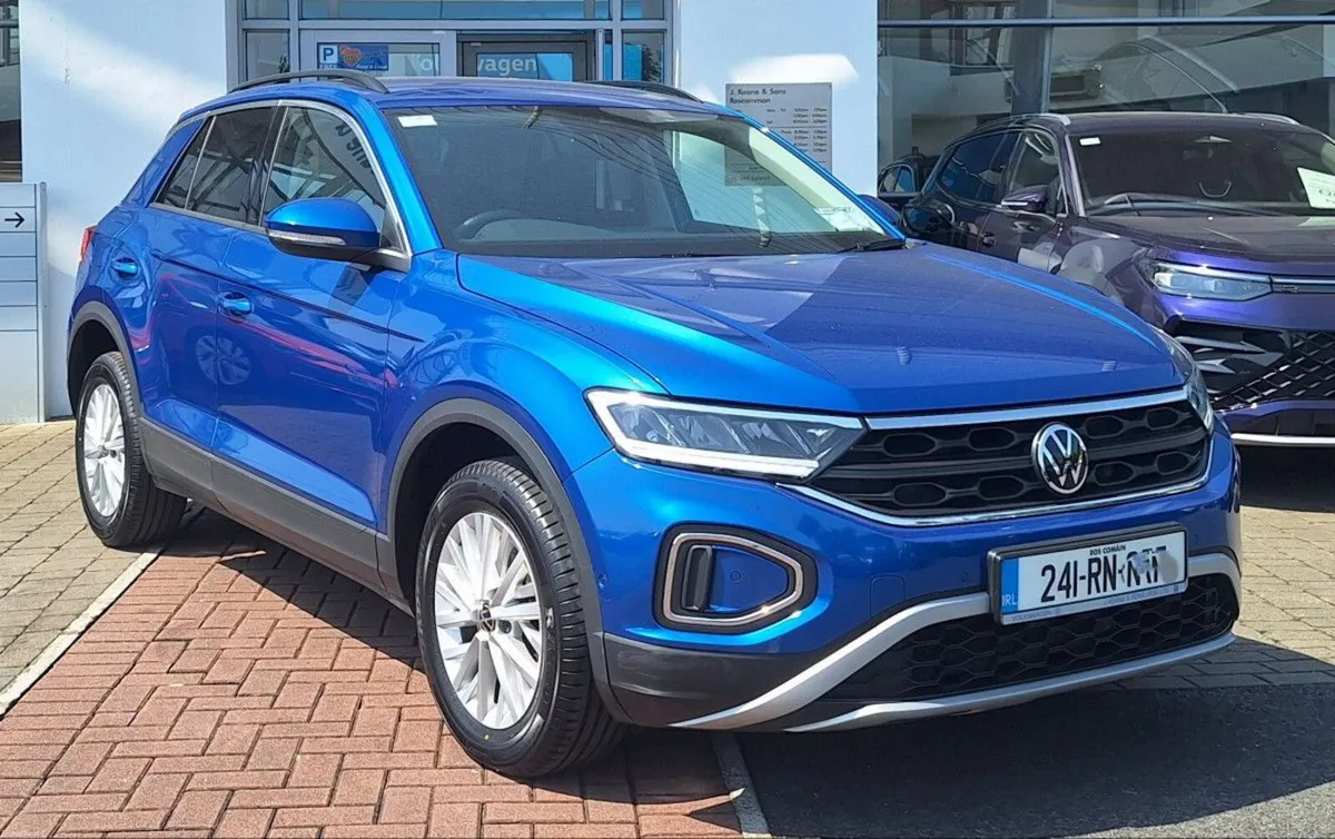 Volkswagen T-Roc  LIFE 2.0 TDI M6F 116HP **WINTER - Image 1