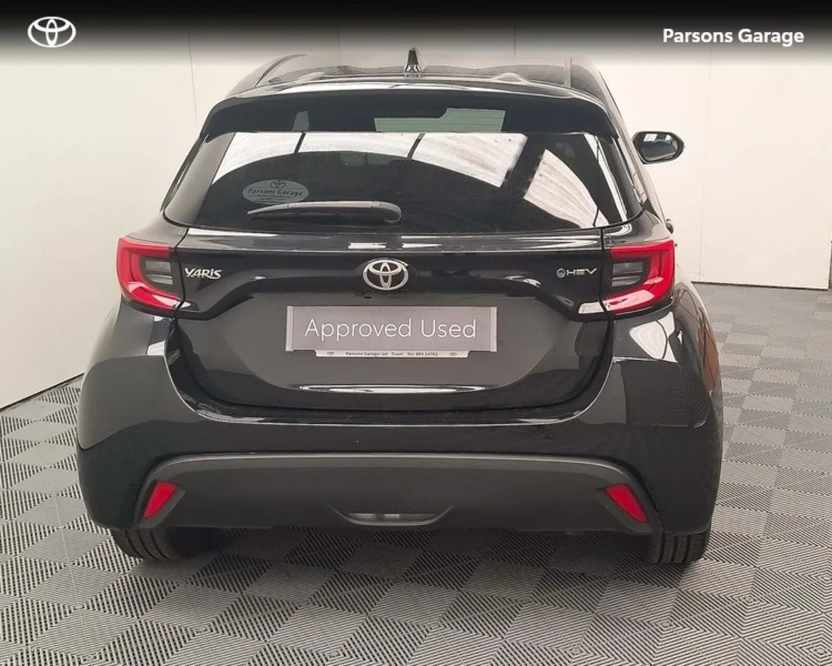 Toyota Yaris YARIS HYBRID 1.5 L-SPORT - Image 4