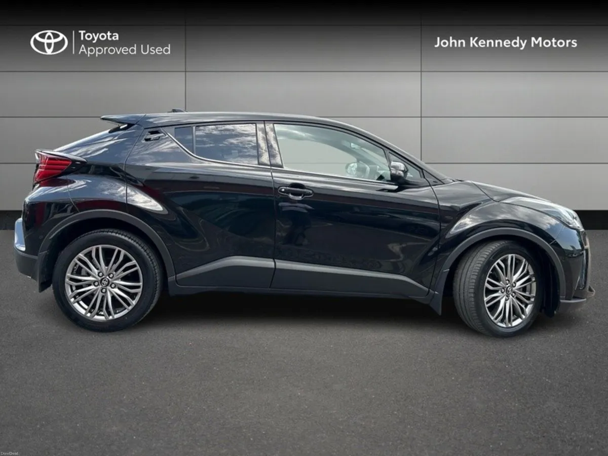 Toyota C-HR HYBRID SOL AUTO - Image 3