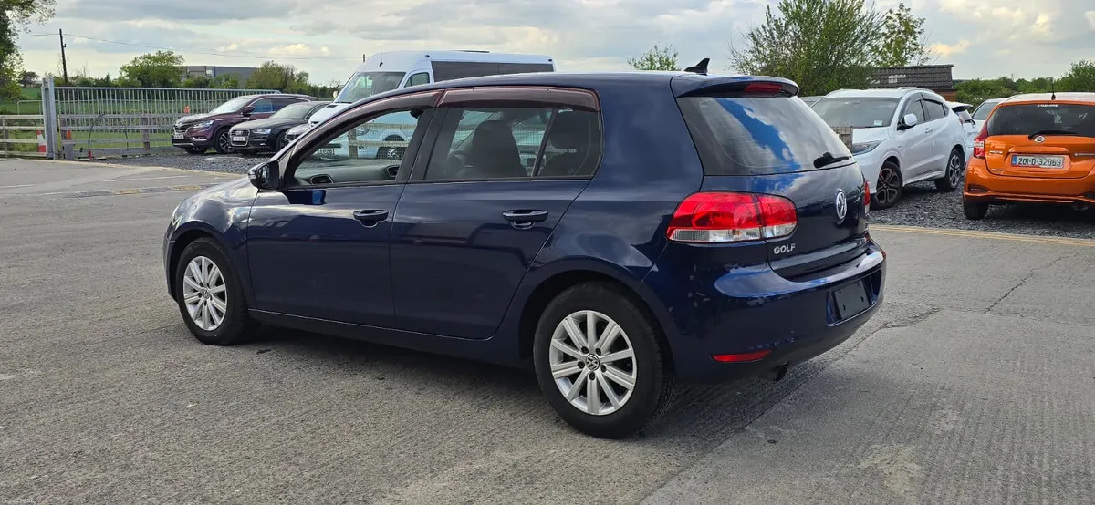 Volkswagen Golf 2013 BlueMotion Automatic 74,000km - Image 6