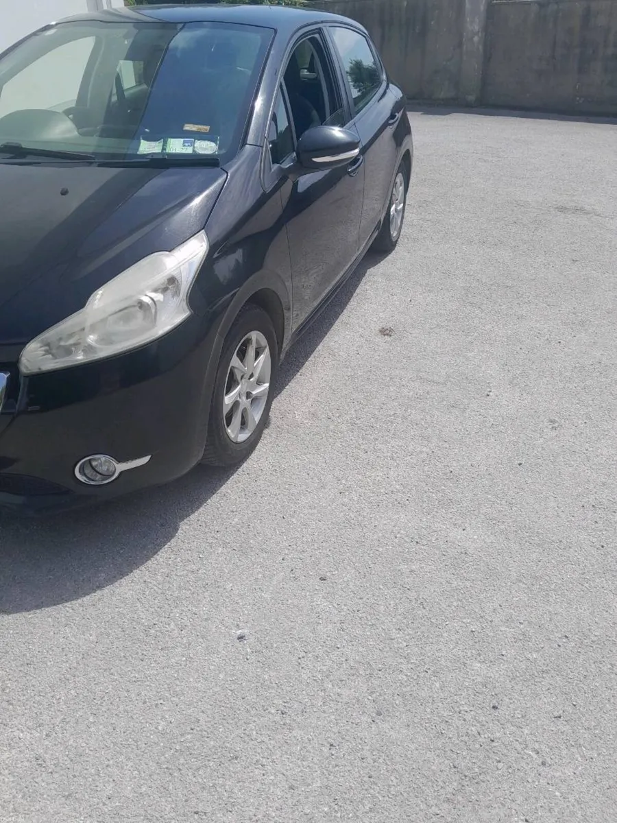 Car - Image 2