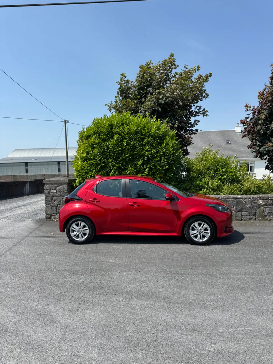 Toyota Yaris 2022 - Image 2