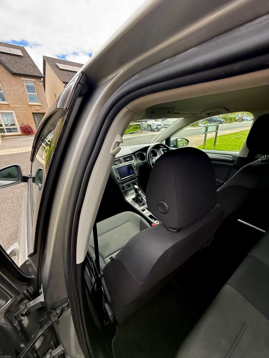 Golf 13 auto excellent condition -32D - Image 4