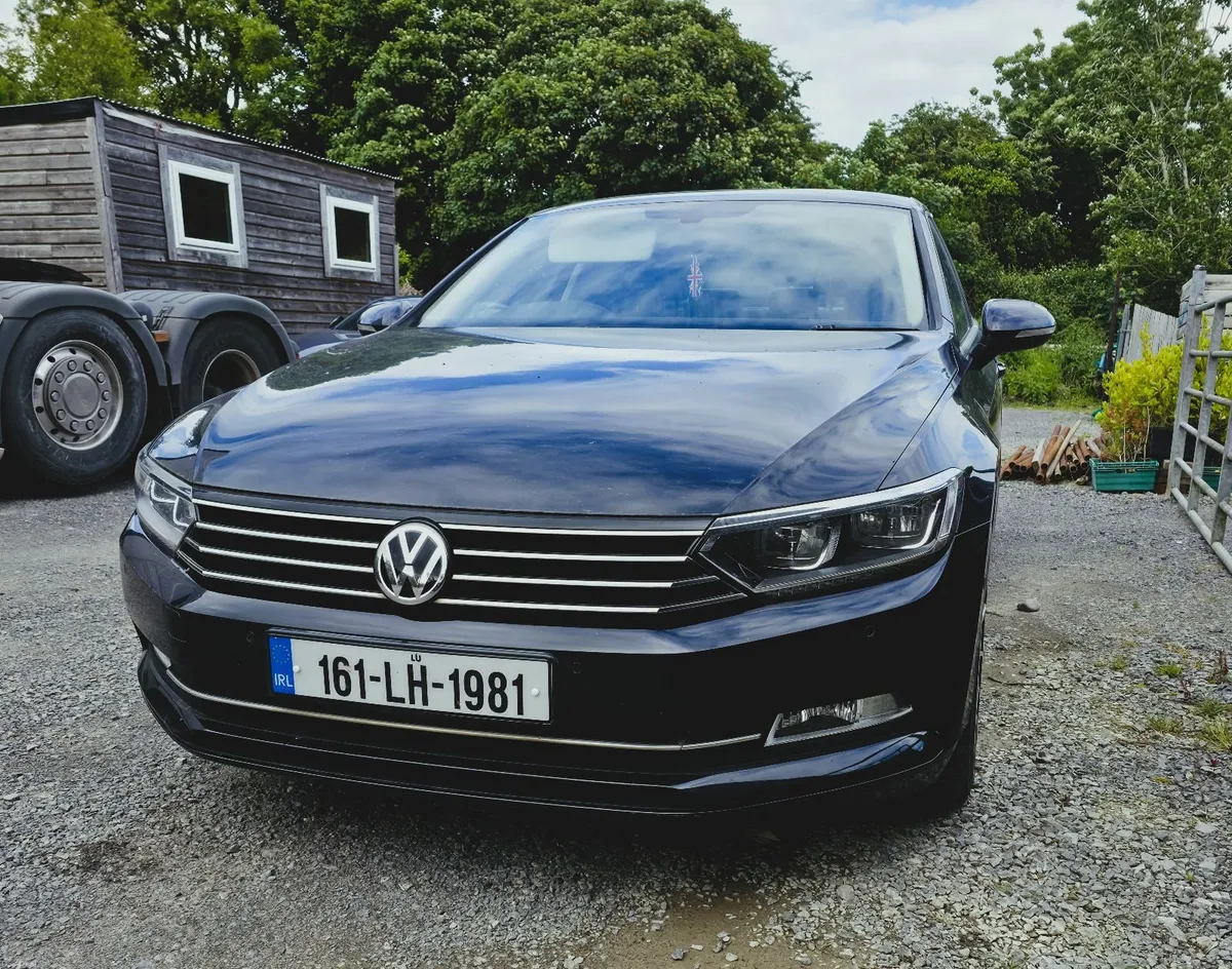 Volkswagen Passat 2016 - Image 2