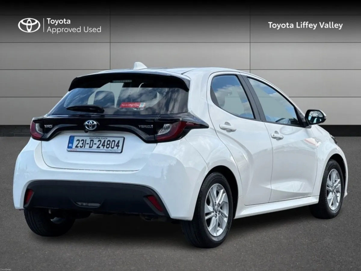 Toyota Yaris YARIS 1.5 HYBRID LUNA - Image 2