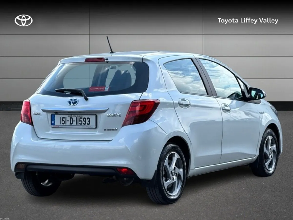 Toyota Yaris YARIS HYBRID LUXURY MC - Image 2
