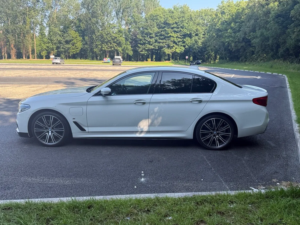 Bmw 5 series g30 M sport 530e - Image 4