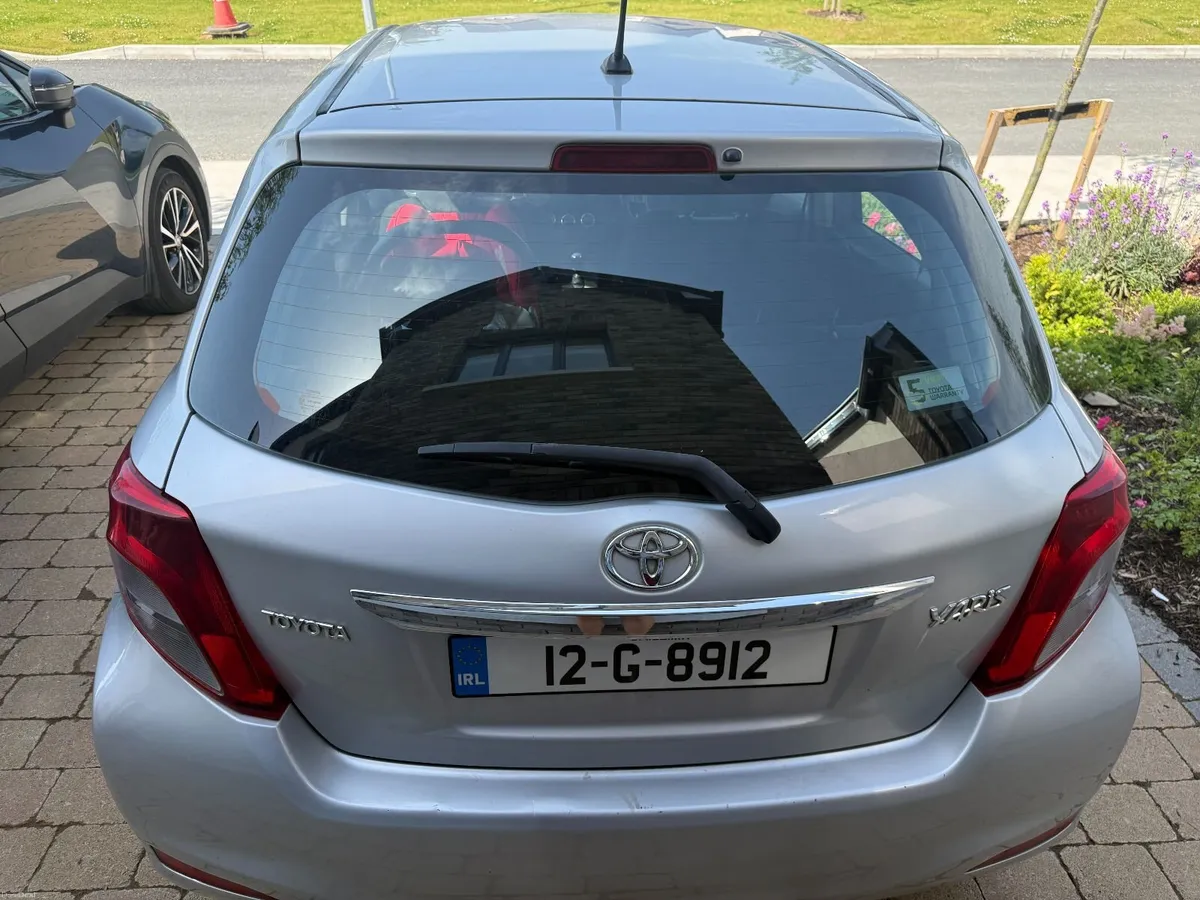 Toyota Yaris 2012 - Image 2