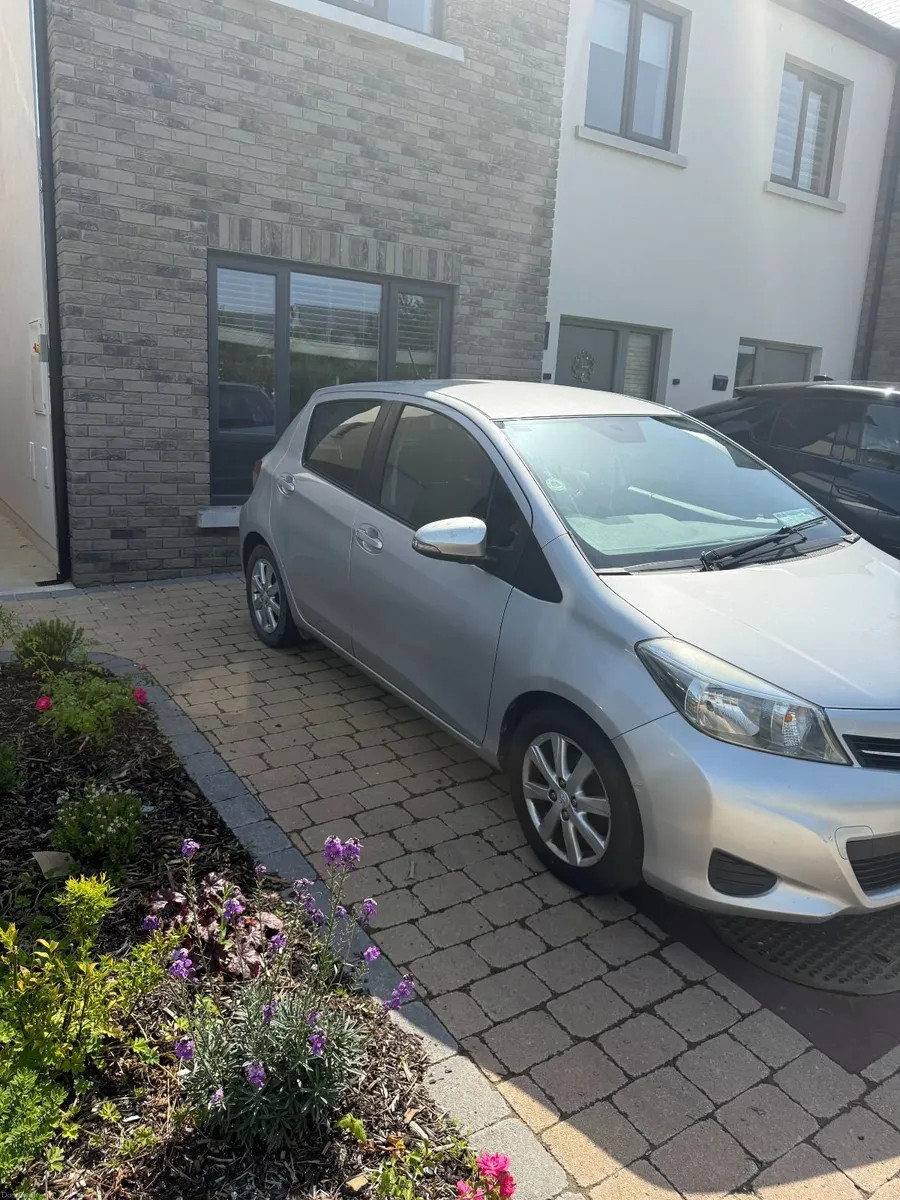 Toyota Yaris 2012 - Image 3