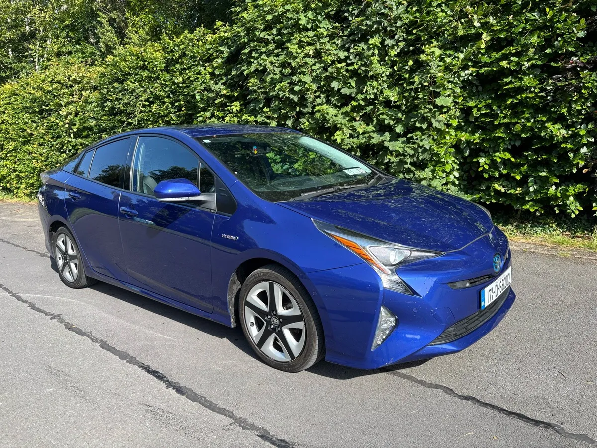 Toyota prius 2017 top spec 2 years nct - Image 1