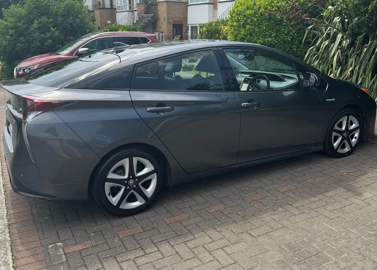 Toyota Prius - Image 2