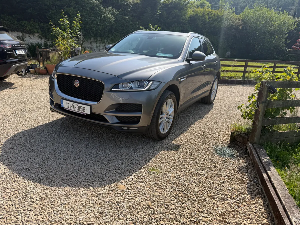 Jaguar F-Pace 2.0 D Portfolio 2017 AWD - Image 2