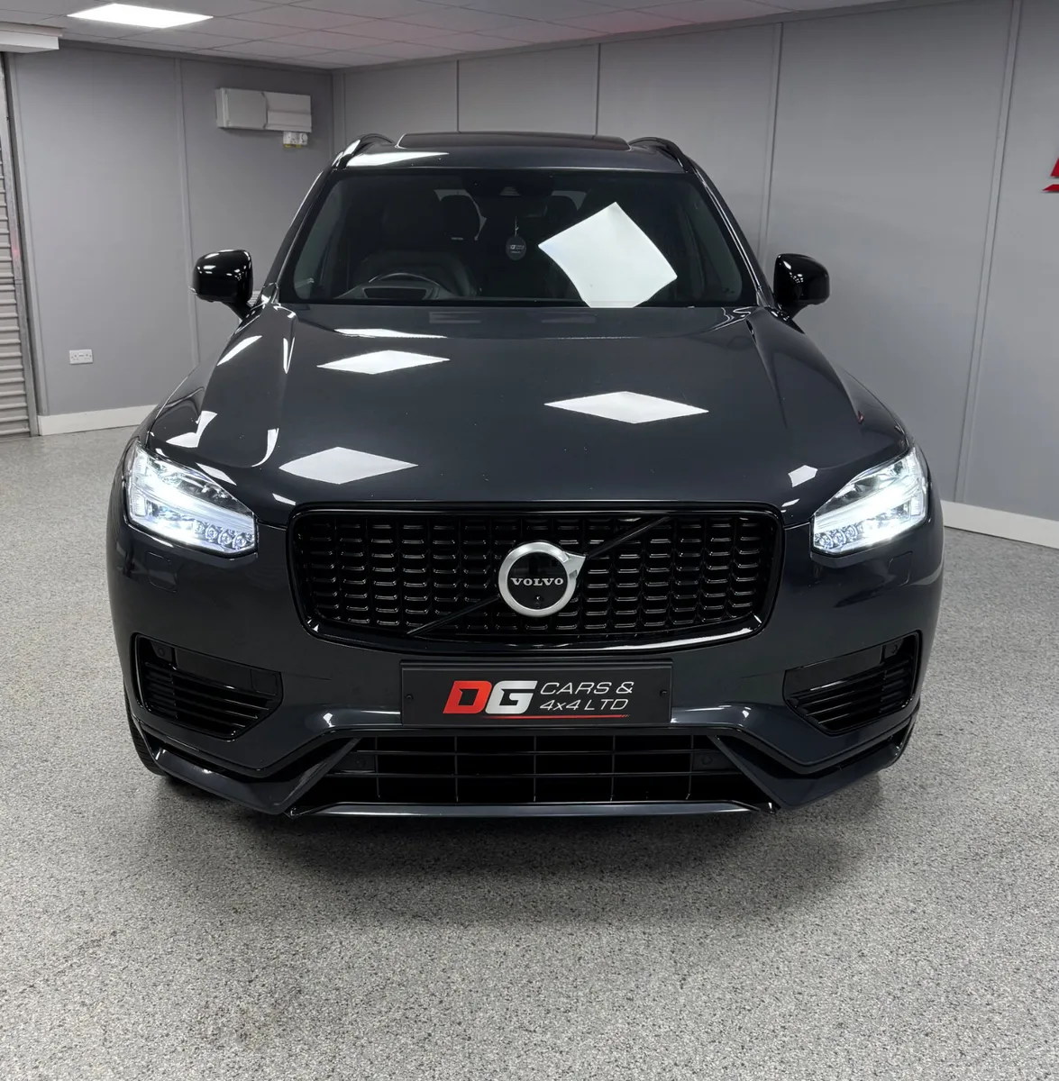 2020 Volvo XC90 2.0 R Design Pro Auto 7 Seater - Image 2