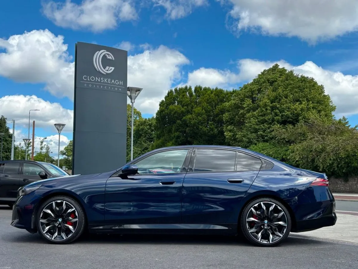 BMW i5 EDRIVE40 M SPORT PRO - Image 4