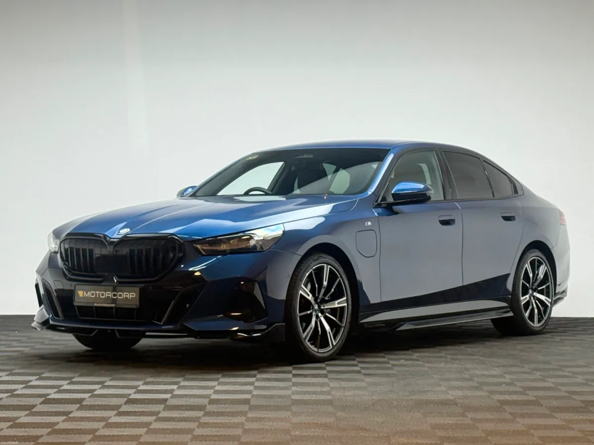 BMW 5-Series 550E M SPORT XDRIVE - Image 3