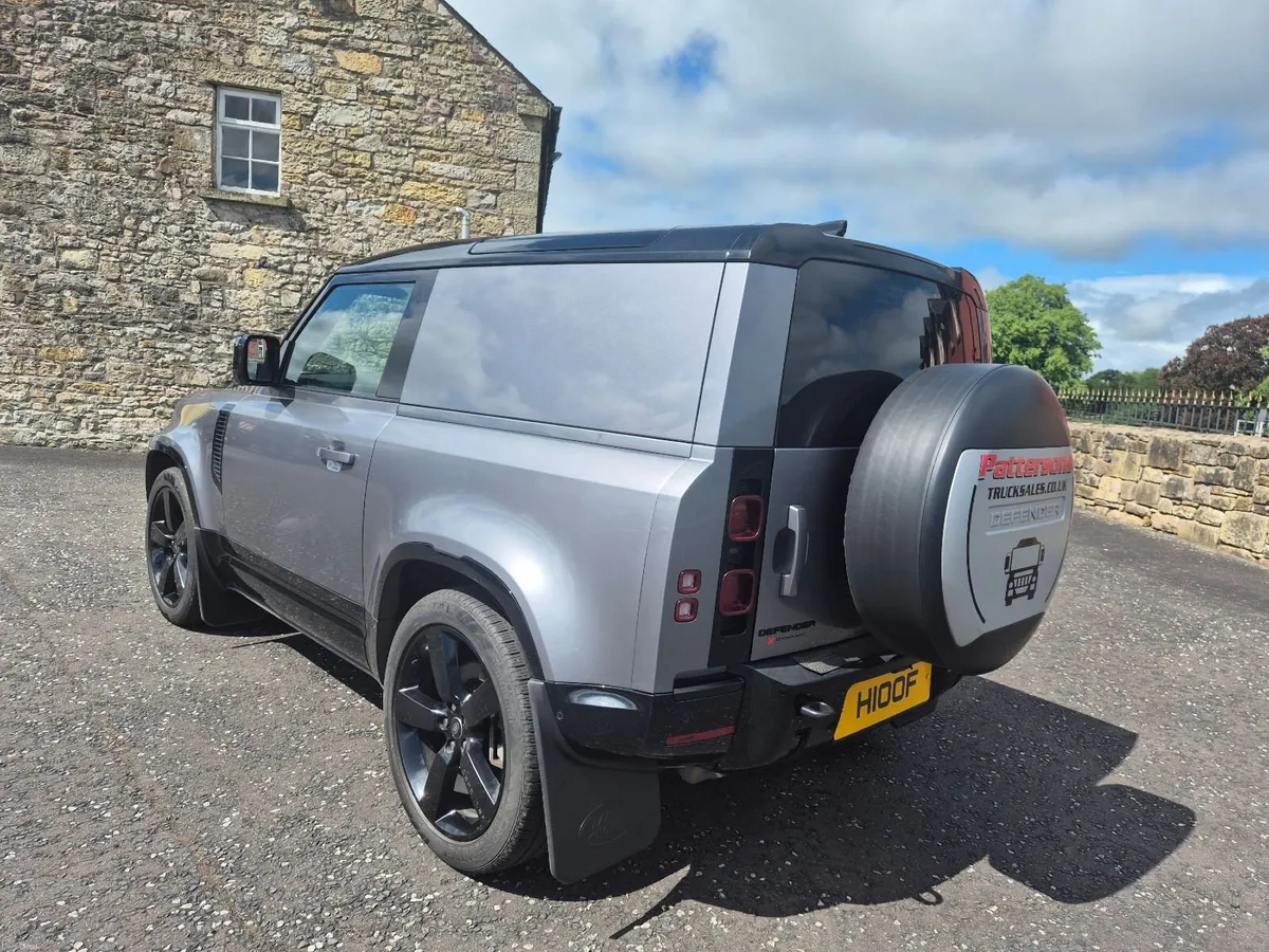 2023 Land Rover Defender 90 3.0L X Dynamic HSE - Image 3