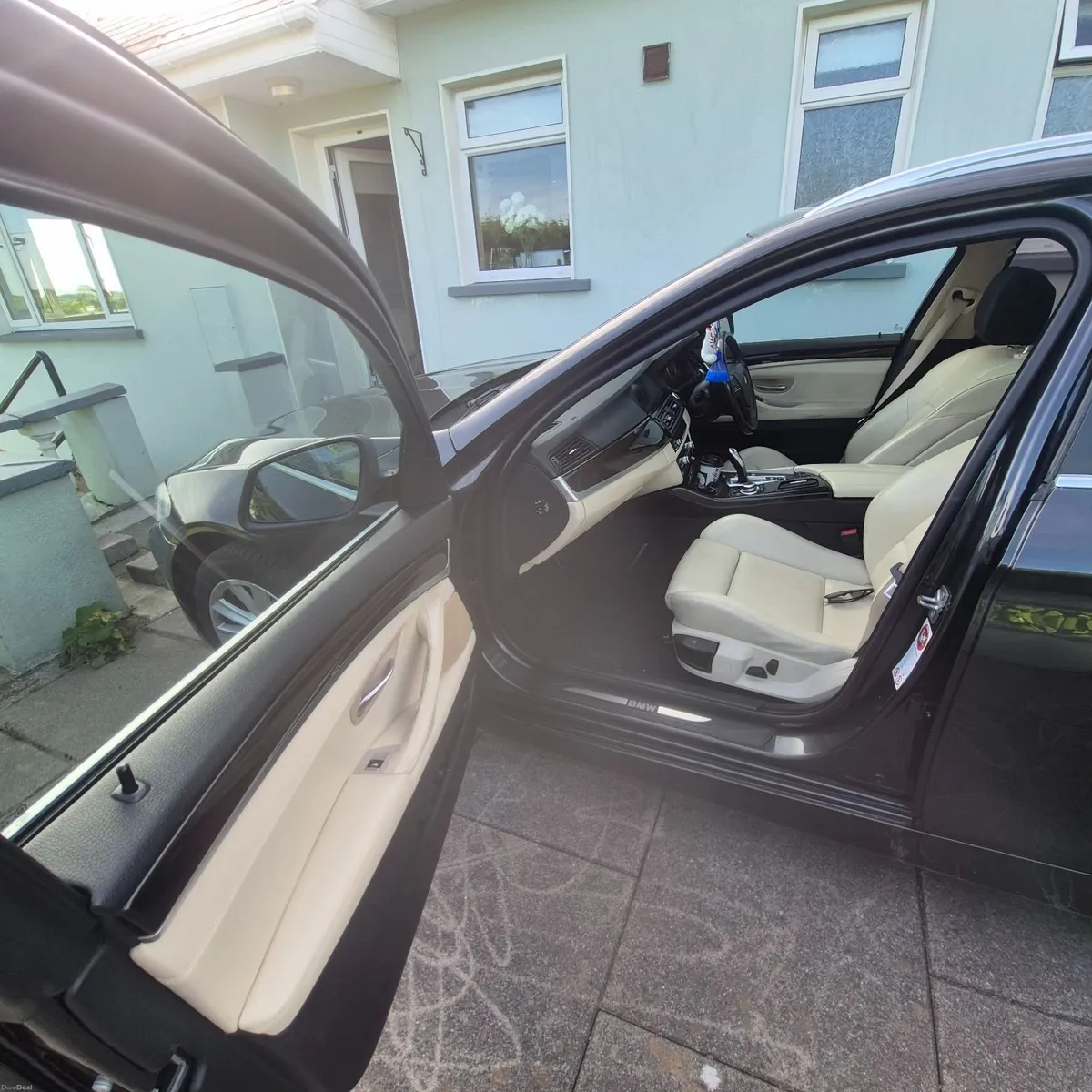 BMW 5-Series 2011 - Image 3