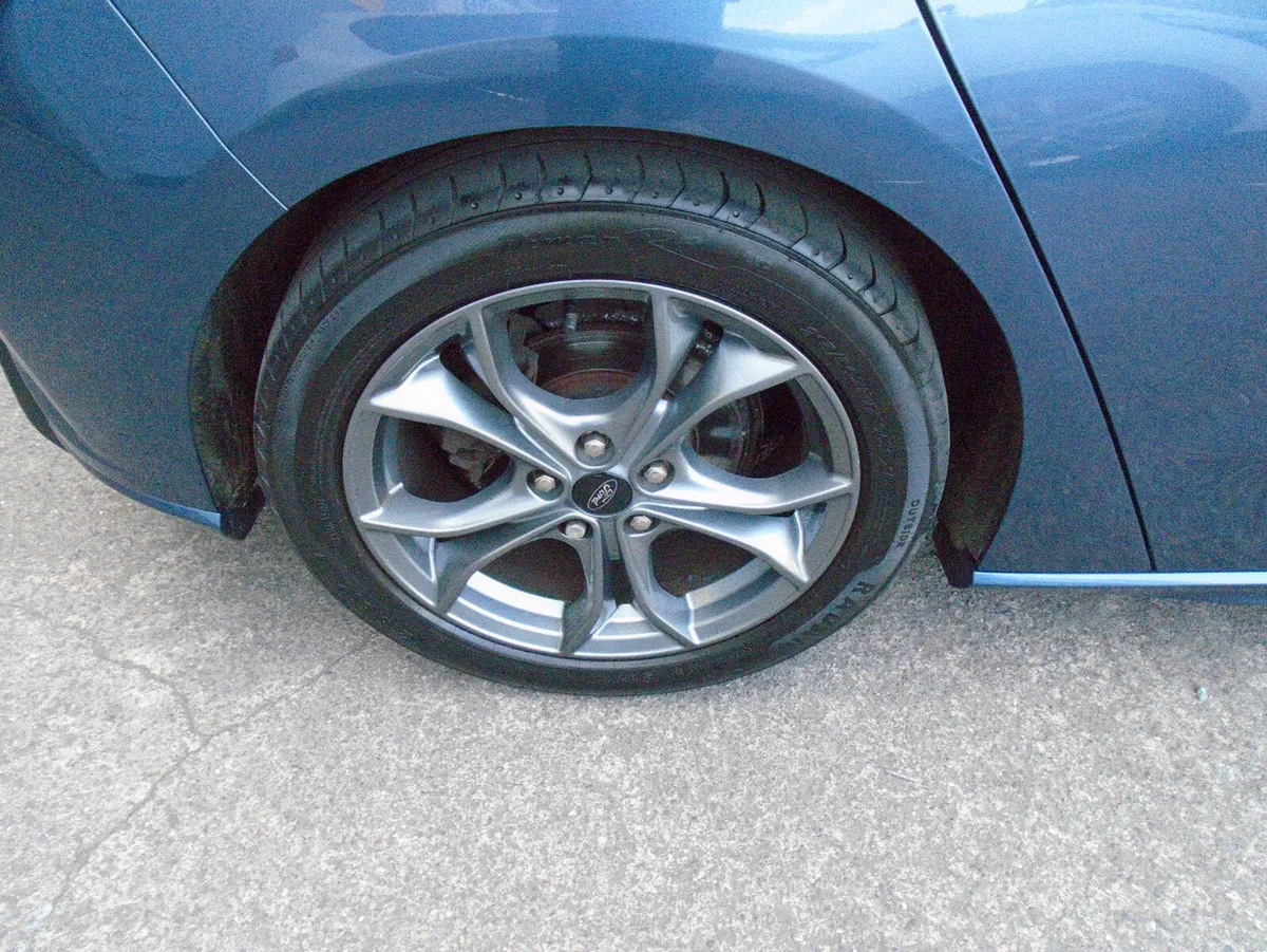 Ford Focus 2020 ST LINE MANUAL - Image 6