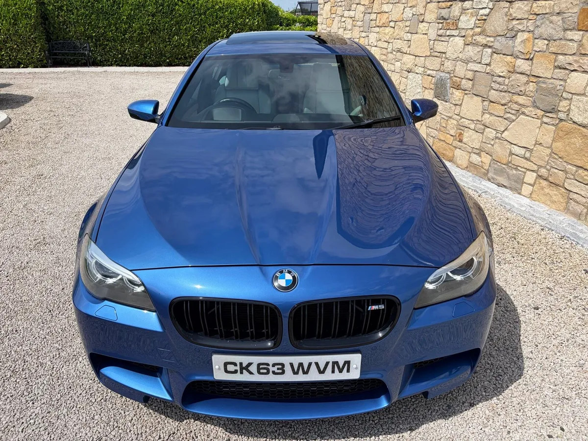 BMW M5 550BHP FSH / MASSIVE SPEC ON THIS CAR - Image 2